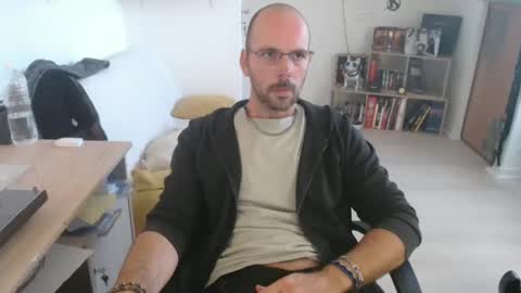 Snapshot of mikmik91 chatting on September 29, 2025, 10:20 am mikmik91 online show from September 29, 2025, 10:20 am