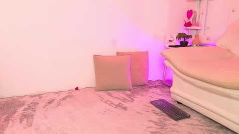 Mikoto Urb online show from September 18, 2025, 8:44 pm