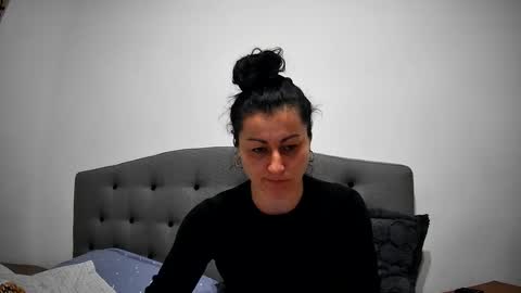 Mikyloveu online show from February 10, 2025, 4:47 pm