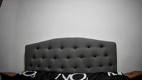 Mikyloveu online show from March 7, 2025, 7:27 pm