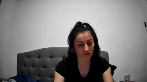 Mikyloveu online show from March 16, 2026, 5:39 pm