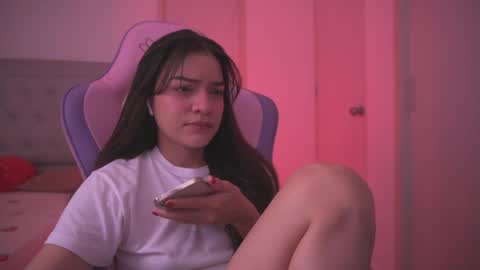 Snapshot of mila_1 chatting on February 10, 2025, 12:19 am mila_1 online show from February 10, 2025, 12:19 am