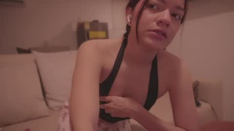 Snapshot of mila_1 chatting on October 26, 2025, 6:52 am mila_1 online show from October 26, 2025, 6:52 am