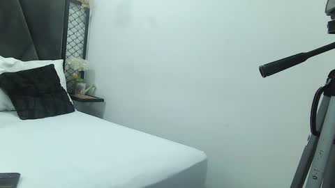 mila_adamss online show from December 22, 2024, 11:11 am