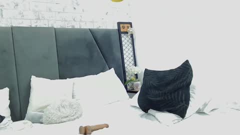 mila_adamss online show from December 23, 2024, 5:11 pm