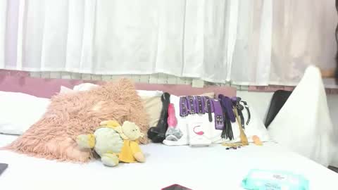 mila_adamss online show from February 1, 2026, 9:52 am