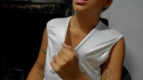 Snapshot of mila_bigboobs chatting on February 7, 2026, 4:27 am mila online show from February 7, 2026, 4:27 am