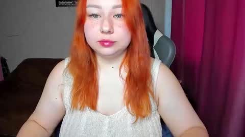 Snapshot of mila_foxxxy chatting on September 17, 2025, 8:38 am Mila shy sensual person online show from September 17, 2025, 8:38 am