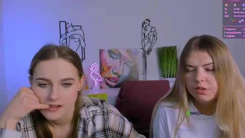 Snapshot of mila_glow chatting on September 22, 2025, 12:29 pm mila_glow online show from September 22, 2025, 12:29 pm