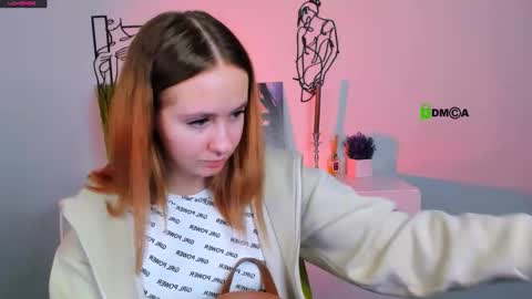 Snapshot of mila_glow chatting on October 18, 2025, 7:14 pm mila_glow online show from October 18, 2025, 7:14 pm