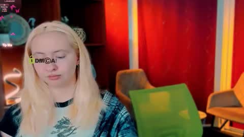 mila_glow online show from March 21, 2026, 8:19 am