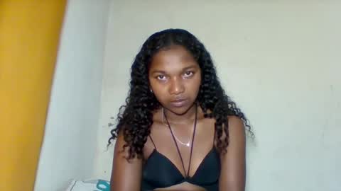 Snapshot of mila_lunah chatting on May 1, 2026, 1:43 am mila_lunah online show from May 1, 2026, 1:43 am