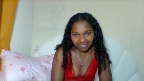 Snapshot of mila_lunah chatting on May 19, 2026, 3:29 pm mila_lunah online show from May 19, 2026, 3:29 pm