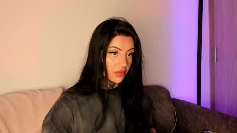 Snapshot of mila_monty__ chatting on March 5, 2026, 1:56 am online show from March 5, 2026, 1:56 am