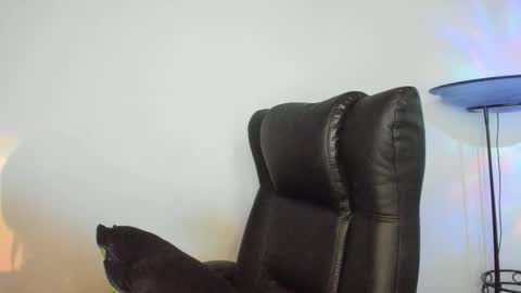 Snapshot of mila_paramo chatting on October 21, 2025, 1:28 am Camila online show from October 21, 2025, 1:28 am