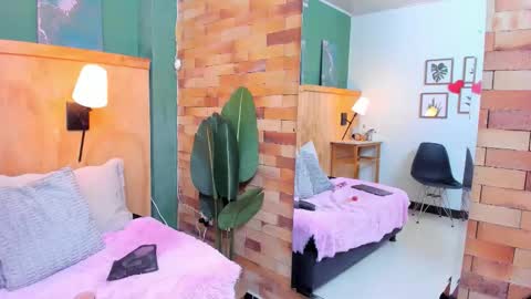 Mila and samy online show from February 21, 2026, 12:06 pm