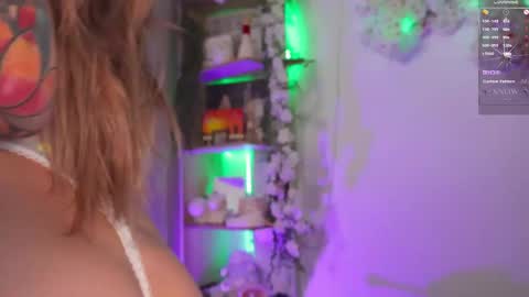 Snapshot of mila_snoow chatting on November 19, 2025, 6:30 pm M I L A online show from November 19, 2025, 6:30 pm