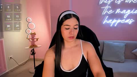 Mila online show from November 6, 2025, 2:12 am