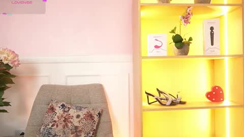 milacrave online show from February 3, 2026, 11:37 am