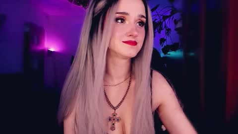 Snapshot of miladyjolie chatting on October 22, 2025, 7:19 am MiladyJolie online show from October 22, 2025, 7:19 am