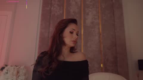 Snapshot of miladystarlight chatting on November 7, 2025, 9:15 pm online show from November 7, 2025, 9:15 pm