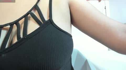 milaheat1 online show from May 4, 2026, 8:27 pm