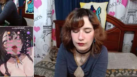 Mila-Lunala online show from November 18, 2025, 7:18 pm