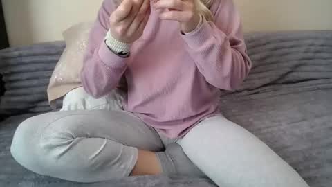 Snapshot of milana_neww chatting on November 17, 2025, 8:09 am Milana online show from November 17, 2025, 8:09 am