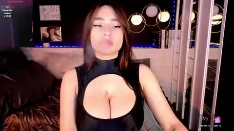 Milana online show from July 3, 2026, 2:12 pm