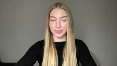 Snapshot of milanaaa_ chatting on January 12, 2025, 11:50 am Milana online show from January 12, 2025, 11:50 am