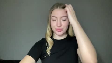 Snapshot of milanaaa_ chatting on January 16, 2025, 8:36 pm Milana online show from January 16, 2025, 8:36 pm