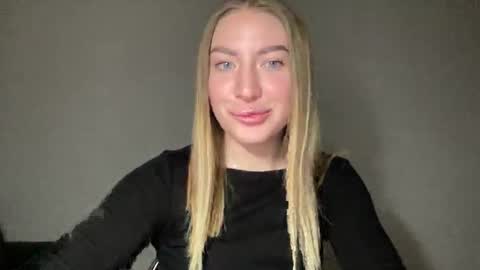 Snapshot of milanaaa_ chatting on January 19, 2025, 8:41 pm Milana online show from January 19, 2025, 8:41 pm