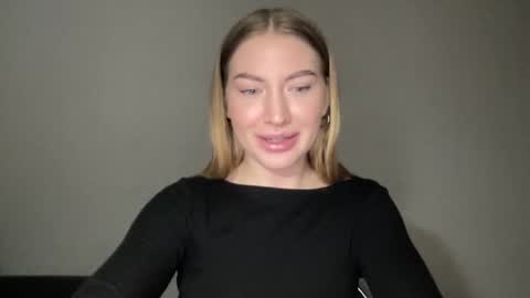 Snapshot of milanaaa_ chatting on January 28, 2025, 9:19 pm Milana online show from January 28, 2025, 9:19 pm