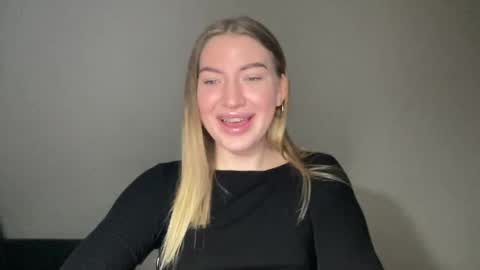 Snapshot of milanaaa_ chatting on January 29, 2025, 7:53 pm Milana online show from January 29, 2025, 7:53 pm