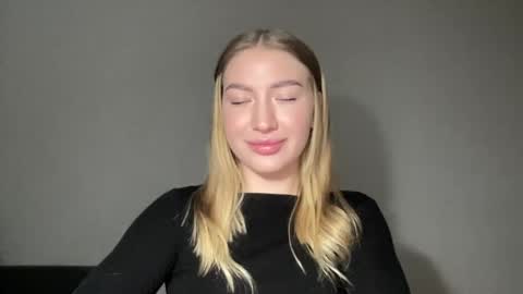 Snapshot of milanaaa_ chatting on January 31, 2025, 1:02 pm Milana online show from January 31, 2025, 1:02 pm