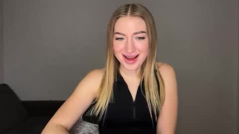 Snapshot of milanaaa_ chatting on February 11, 2025, 5:07 pm Milana online show from February 11, 2025, 5:07 pm