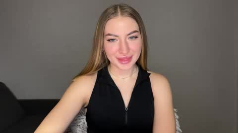 Snapshot of milanaaa_ chatting on February 13, 2025, 6:16 pm Milana online show from February 13, 2025, 6:16 pm