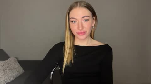 Snapshot of milanaaa_ chatting on February 18, 2025, 7:09 pm Milana online show from February 18, 2025, 7:09 pm