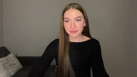 Snapshot of milanaaa_ chatting on February 19, 2025, 7:27 pm Milana online show from February 19, 2025, 7:27 pm