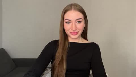 Snapshot of milanaaa_ chatting on February 21, 2025, 12:17 pm Milana online show from February 21, 2025, 12:17 pm