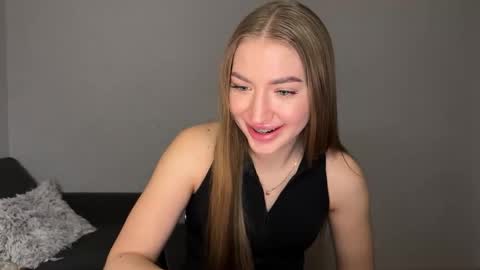 Snapshot of milanaaa_ chatting on March 1, 2025, 9:48 pm Milana online show from March 1, 2025, 9:48 pm