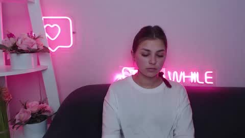 Snapshot of milanaangelas chatting on January 13, 2025, 10:25 am milanaangelas online show from January 13, 2025, 10:25 am