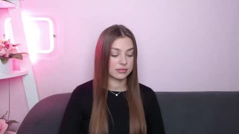 milanaangelas online show from April 18, 2026, 4:49 am