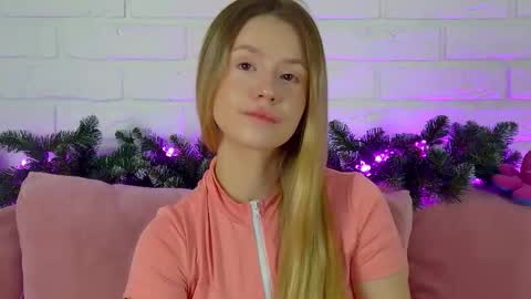 MilanaBalmain online show from December 22, 2025, 4:09 am