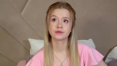 MilanaBalmain online show from April 6, 2026, 4:32 am