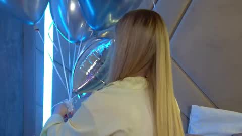 Snapshot of milanabalmain chatting on April 22, 2026, 4:30 pm MilanaBalmain online show from April 22, 2026, 4:30 pm