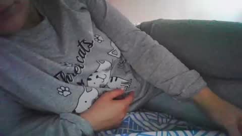 milanako online show from February 2, 2025, 11:30 am