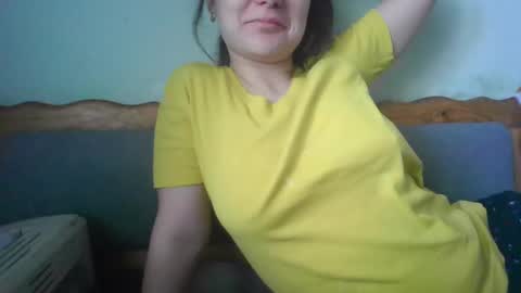 milanako online show from February 23, 2025, 7:22 am