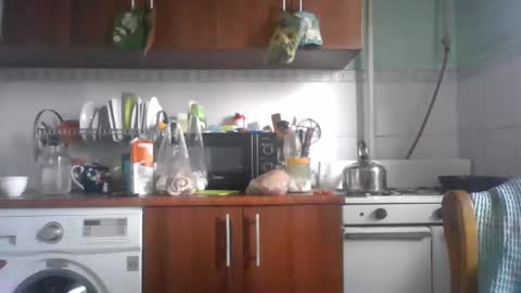 milanako online show from March 9, 2025, 8:18 am