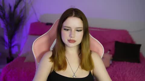 Snapshot of milanamoons chatting on October 5, 2025, 11:41 am milanamoons online show from October 5, 2025, 11:41 am